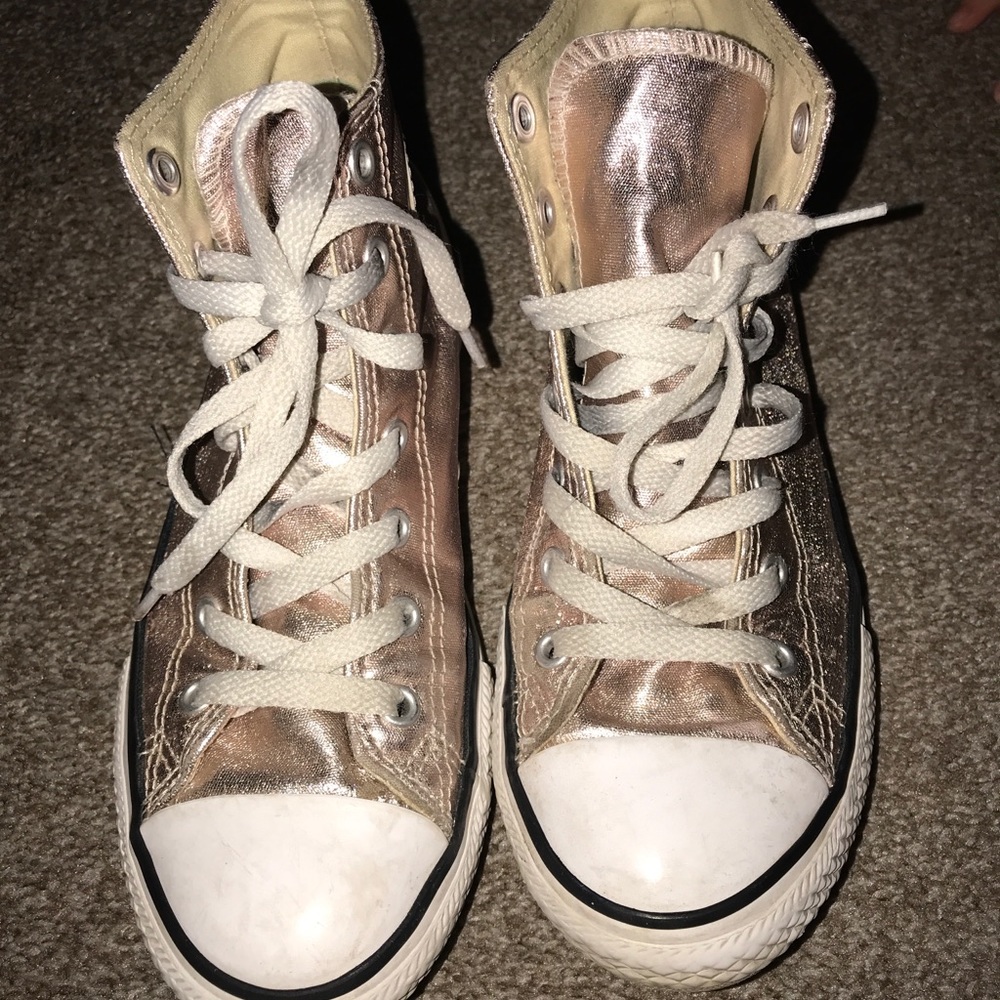 Metallic pink converse